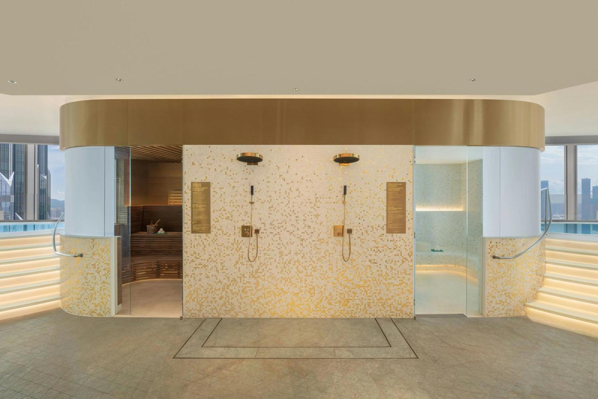 W Macau - Studio City Ngoại thất bức ảnh A shower room